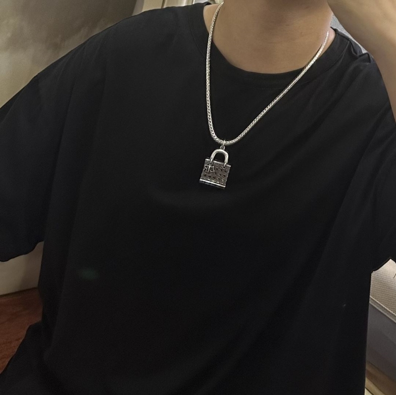 chr1st1an D10r necklaces